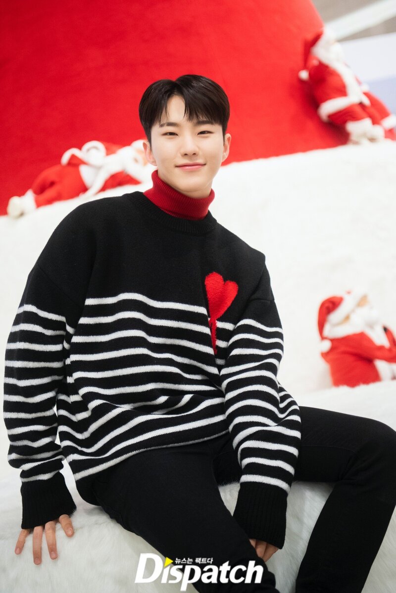 211225 Seventeen Hoshi - Christmas Photoshoot by Dispatch documents 9