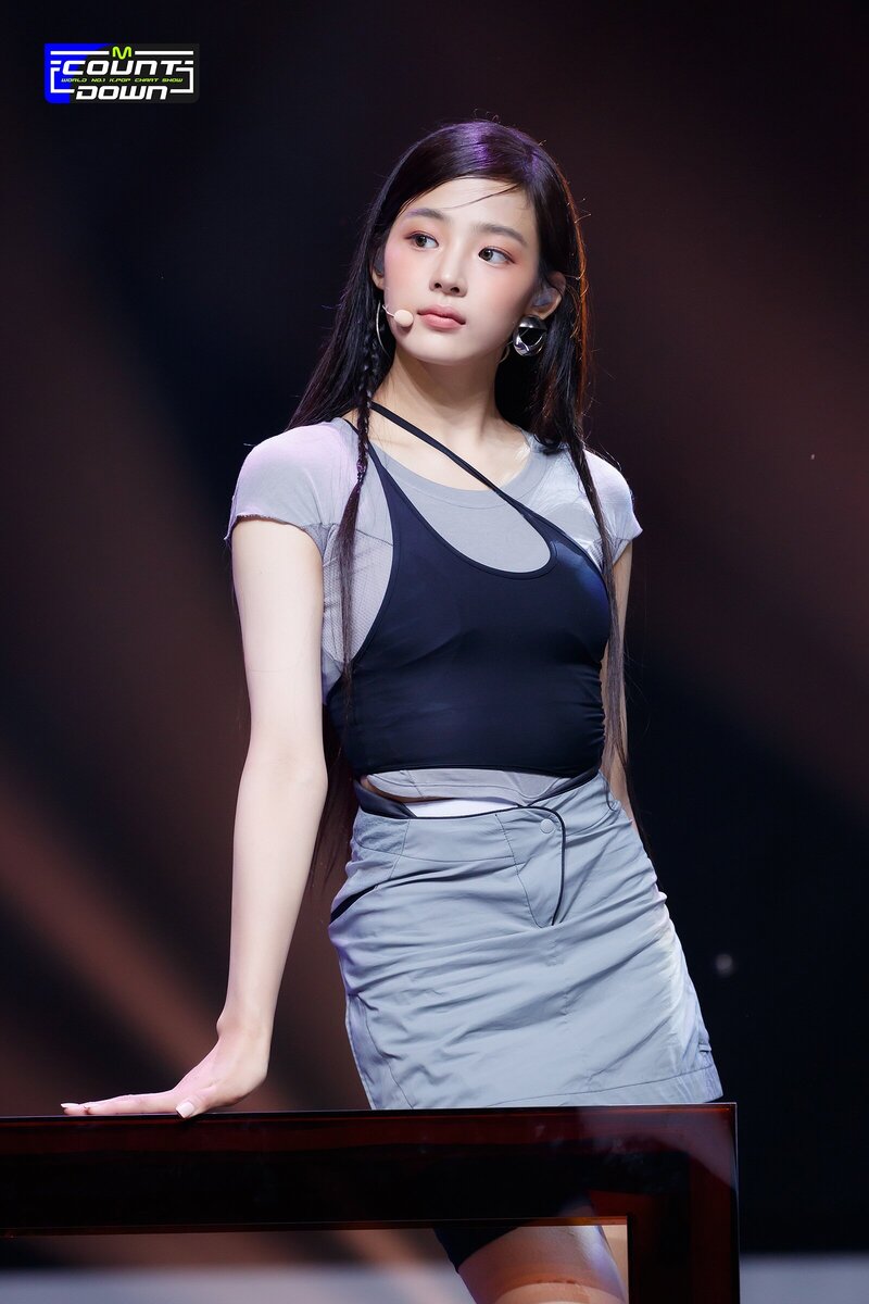 220804 NewJeans Minji 'Cookie' at M Countdown documents 2