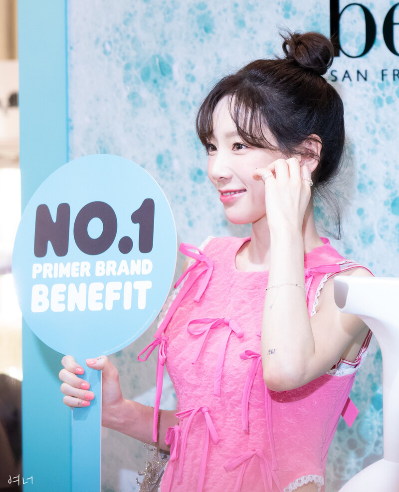 230330 Taeyeon - Benefit Pop-up Store Event documents 23