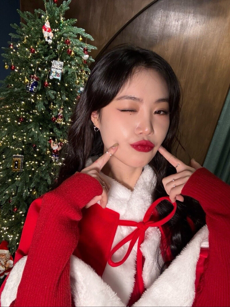 241224 SOOJIN SNS Update - Merry Christmas From Sootang documents 3