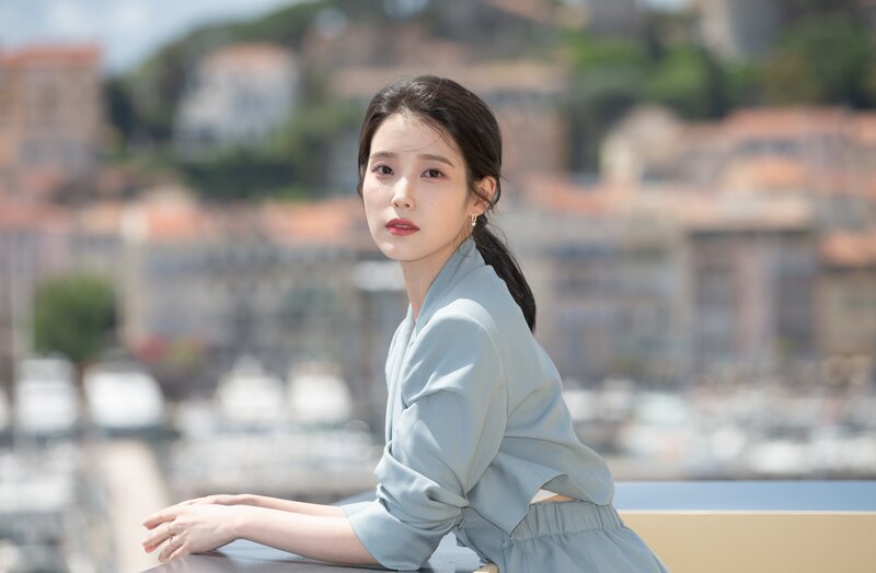 May 27, 2022 IU - 'THE BROKER' 75th CANNES Film Festival Interview Photos documents 5