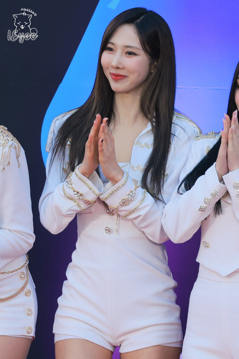 230211 Dreamcatcher Yoohyeon - Hanteo Music Awards Red Carpet documents 7