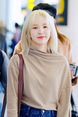 191127 Red Velvet Wendy at Incheon International Airport