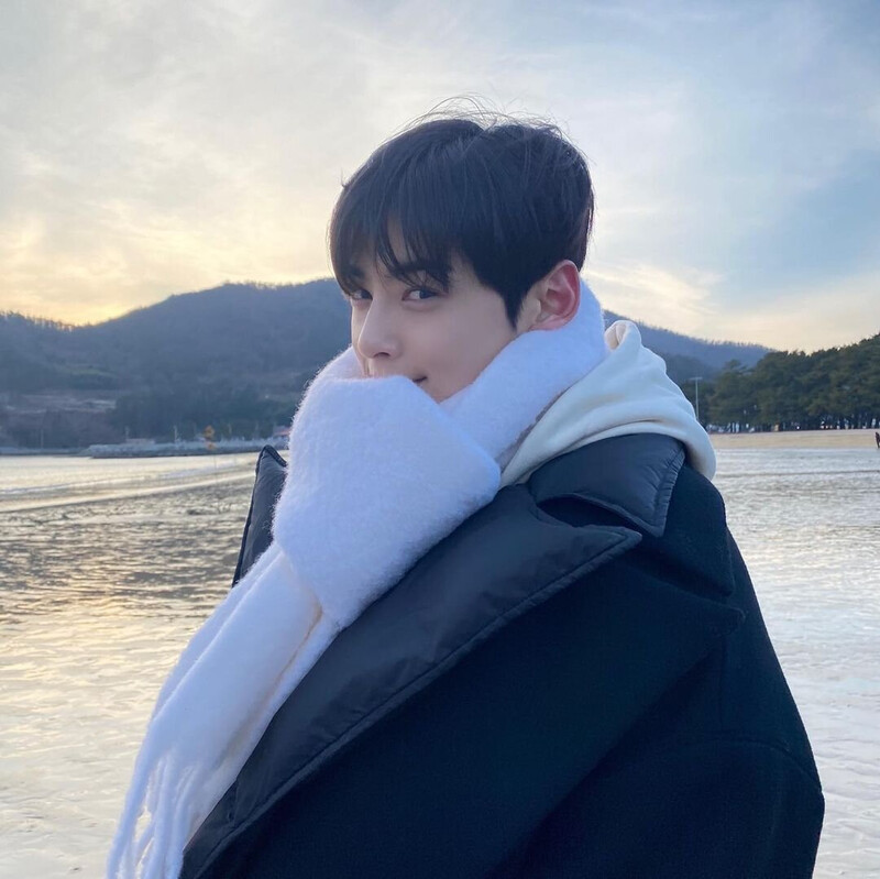 210128 ASTRO Cha Eunwoo Instagram Update documents 3