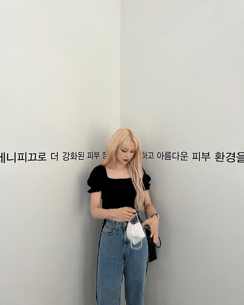 220901 PIXY Instagram Update - Lola documents 1