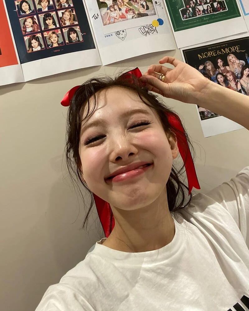 210411 TWICE Instagram Update - Nayeon documents 4