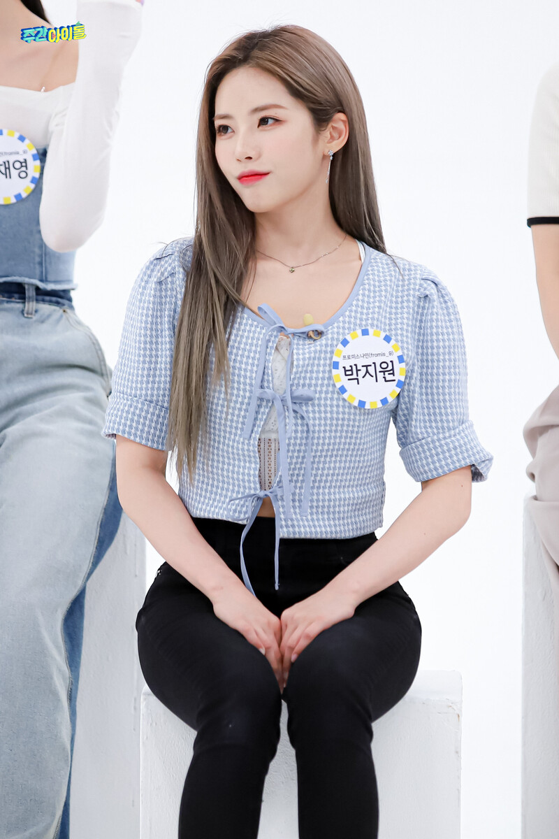 220628 MBC Naver - fromis_9 at Weekly Idol documents 22