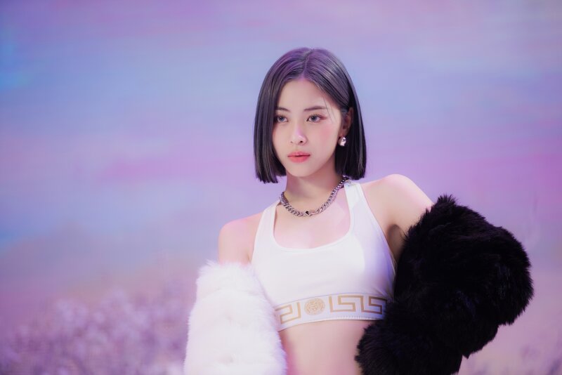 221201 JYP Naver Post - ITZY 'Cheshire' MV Behind documents 6