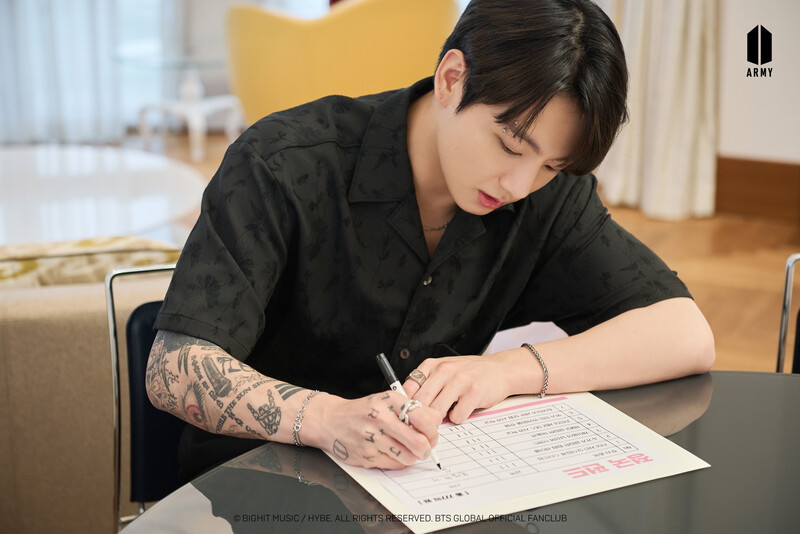 221222 BTS Weverse Update - BTS Investor's Club Behind Cuts documents 7