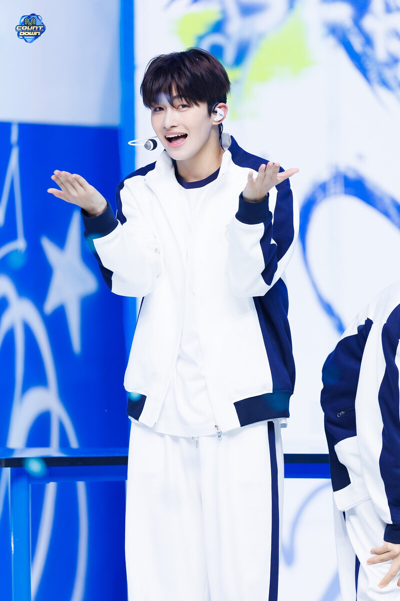 240222 TWS Jihoon - 'BFF' at M Countdown documents 2