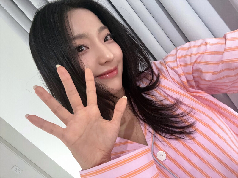 240823 - fromis_9 Twitter Update with SAEROM documents 1