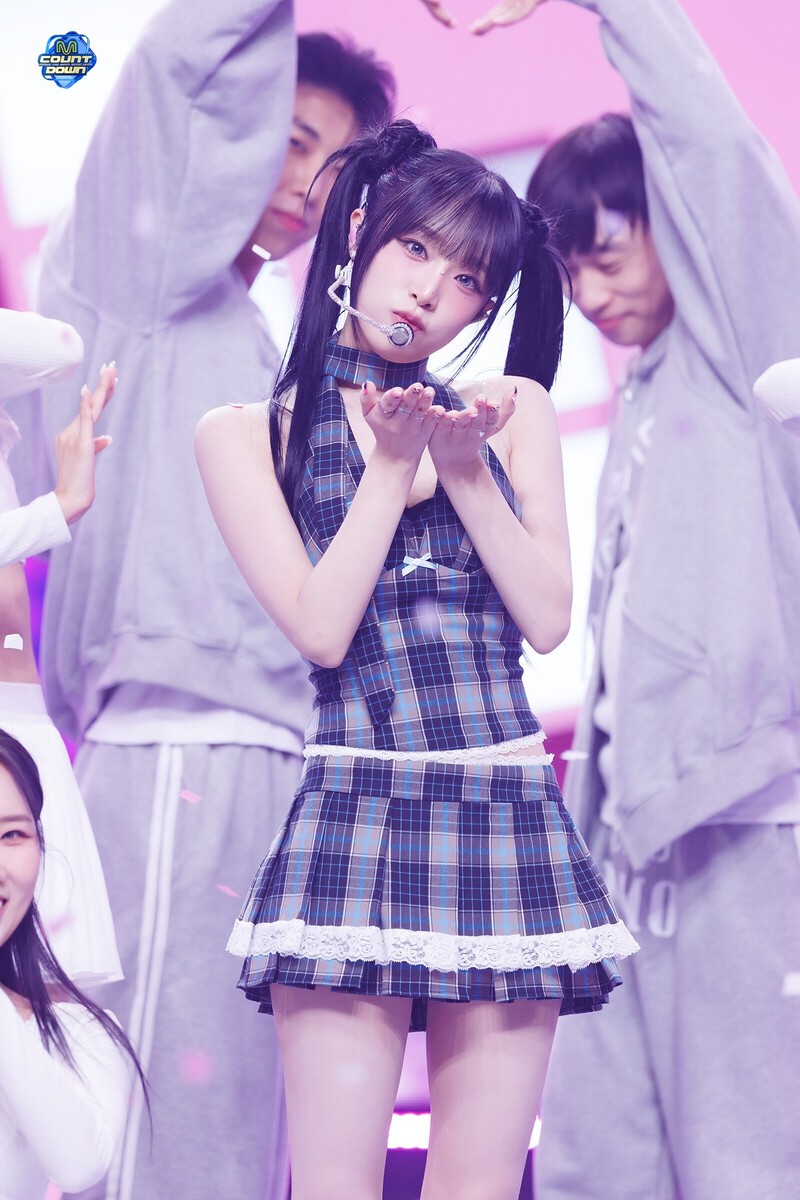 241003 YENA - 'Sugar' + 'NEMONEMO' at M Countdown documents 27