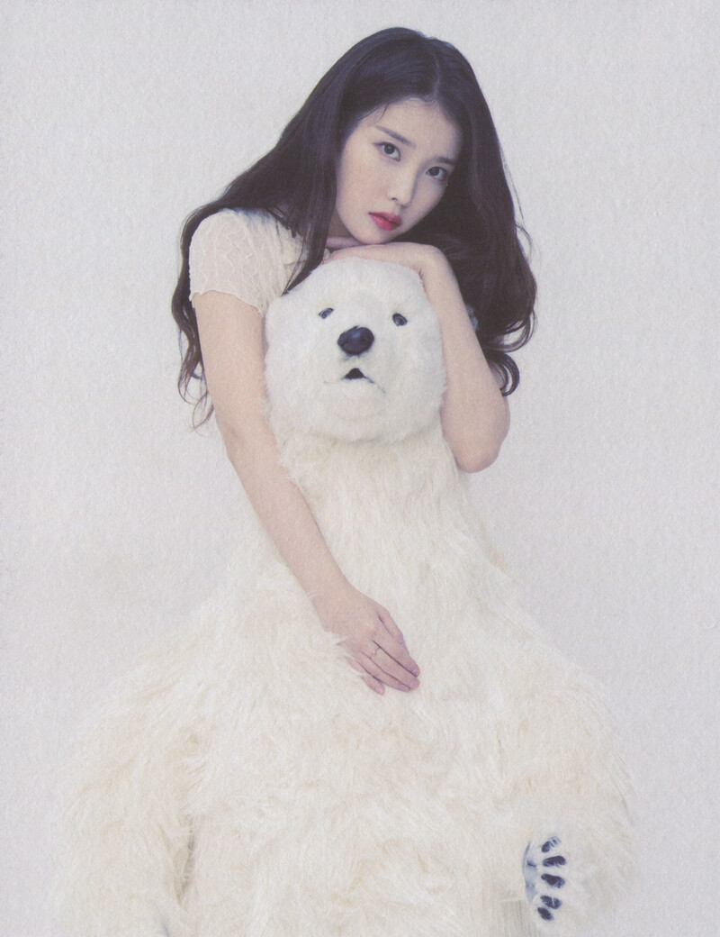 IU 2022 Season's Greetings (Scans) documents 5