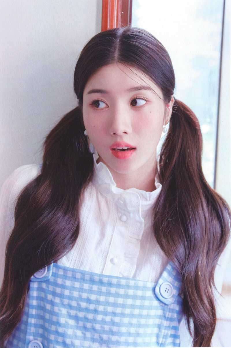 Kwon Eunbi 2022 Season's Greetings (Scans) documents 16