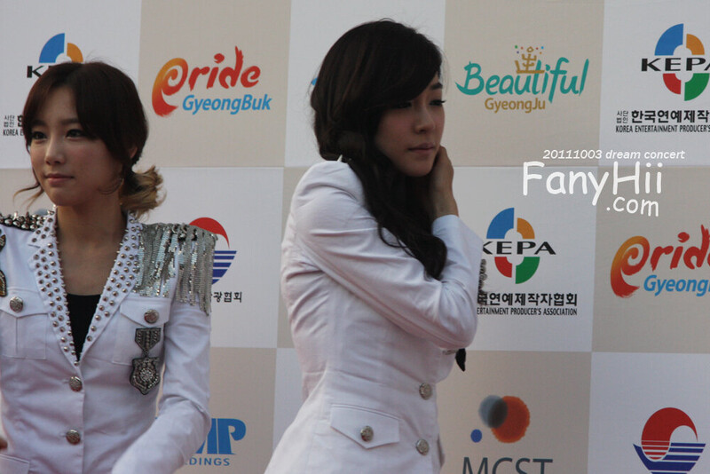 111003 Girls' Generation at Gyeongju Hallyu Dream Concert documents 15