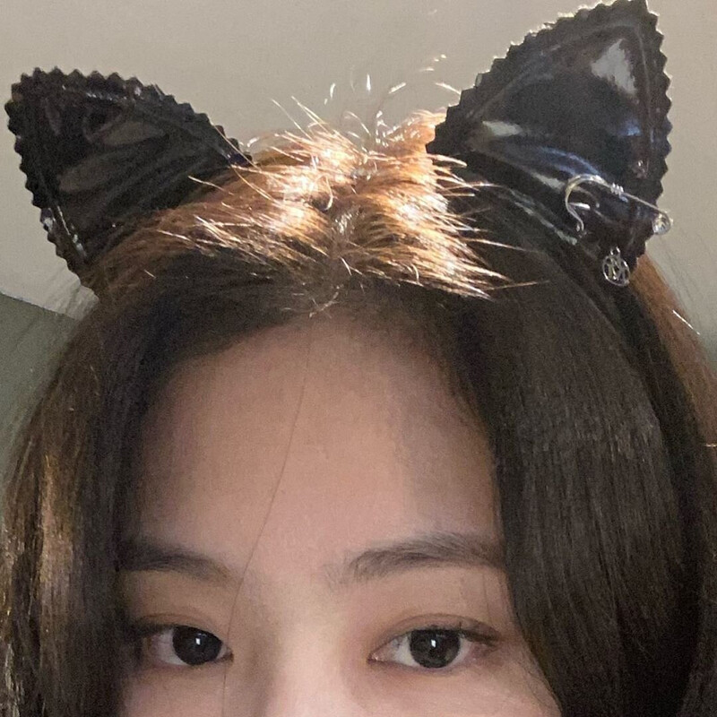 190930 JENNIE Instagram Update documents 2