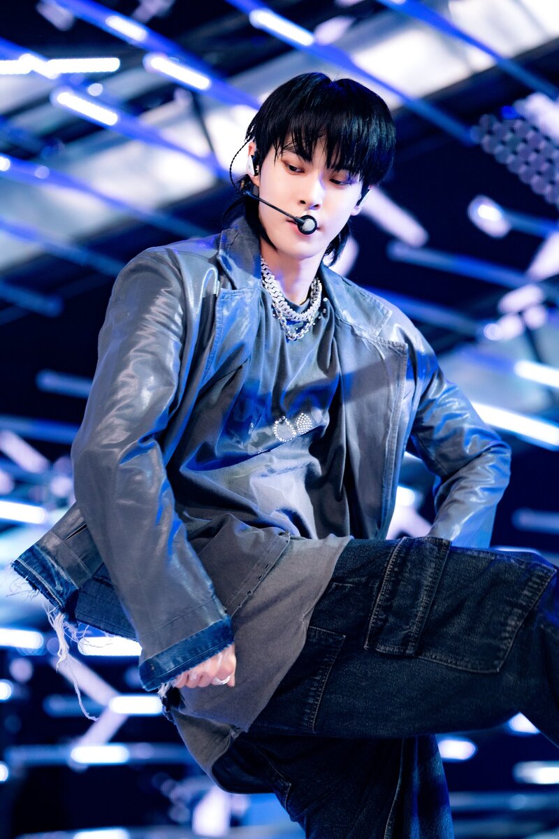 230903 NCT U Doyoung - 'Baggy Jeans' at Inkigayo documents 6