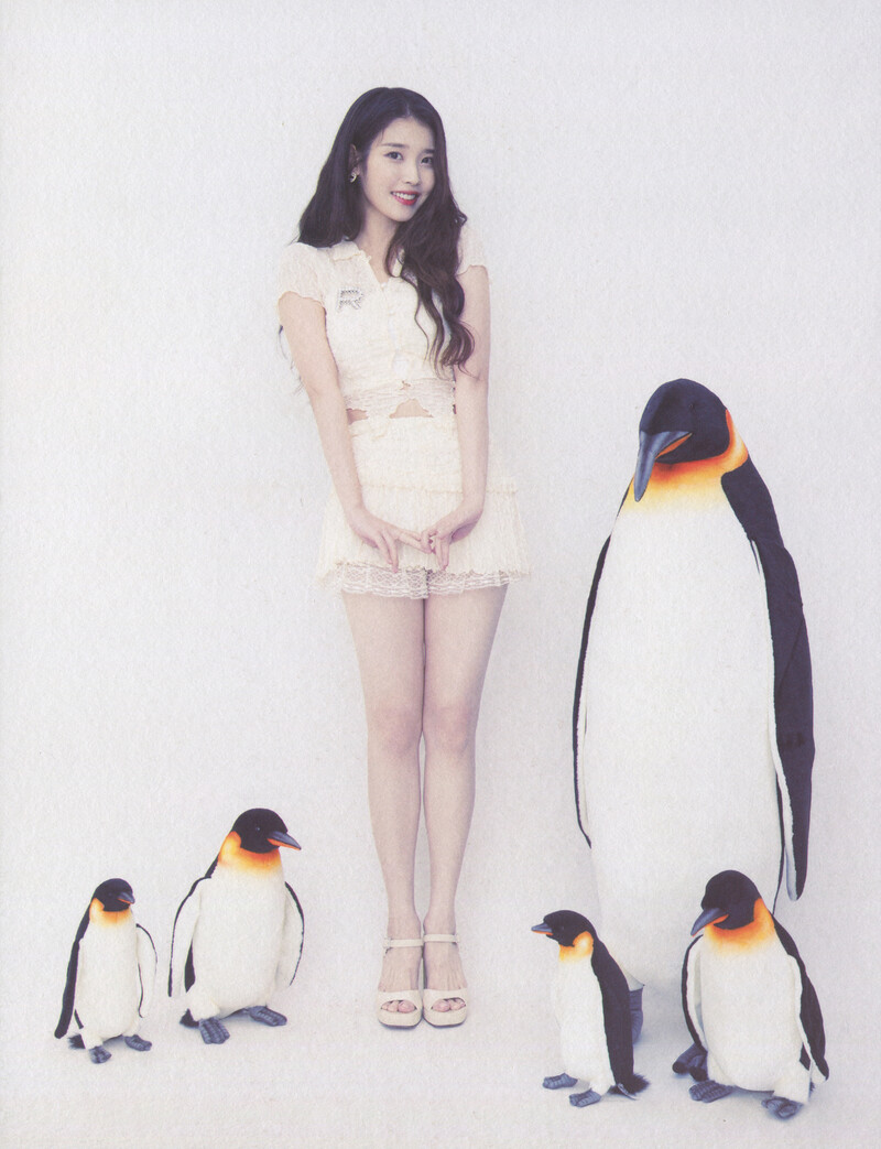 IU 2022 Season's Greetings (Scans) documents 3