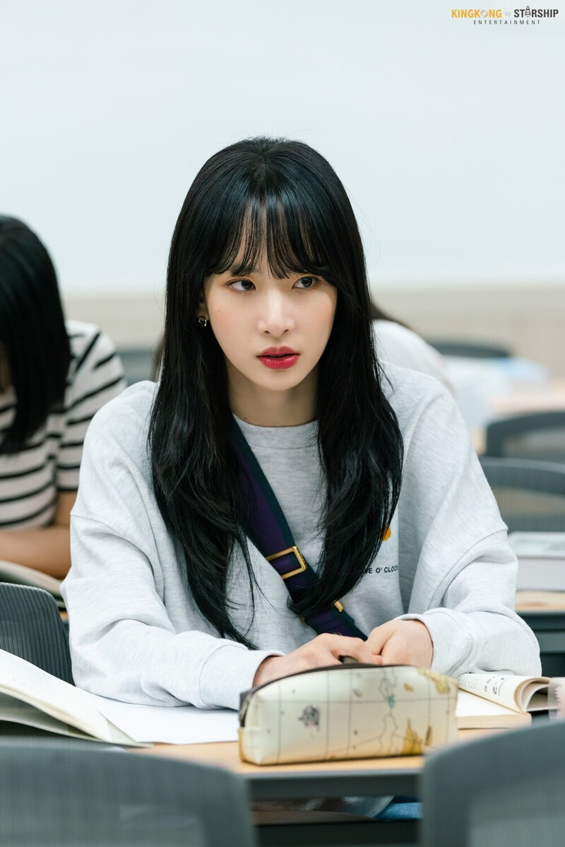 211008 Starship Naver Post - Seola "Love in black hole" Drama Behind documents 18