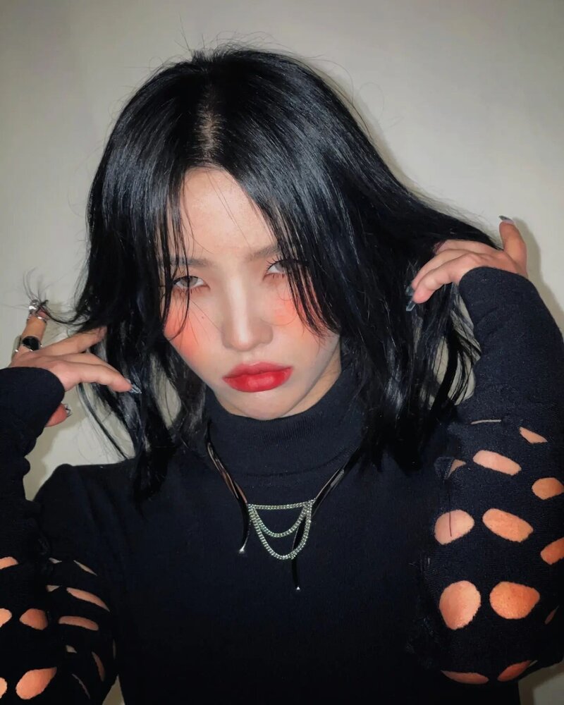 220318 (G)I-DLE Soyeon Instagram Update documents 2