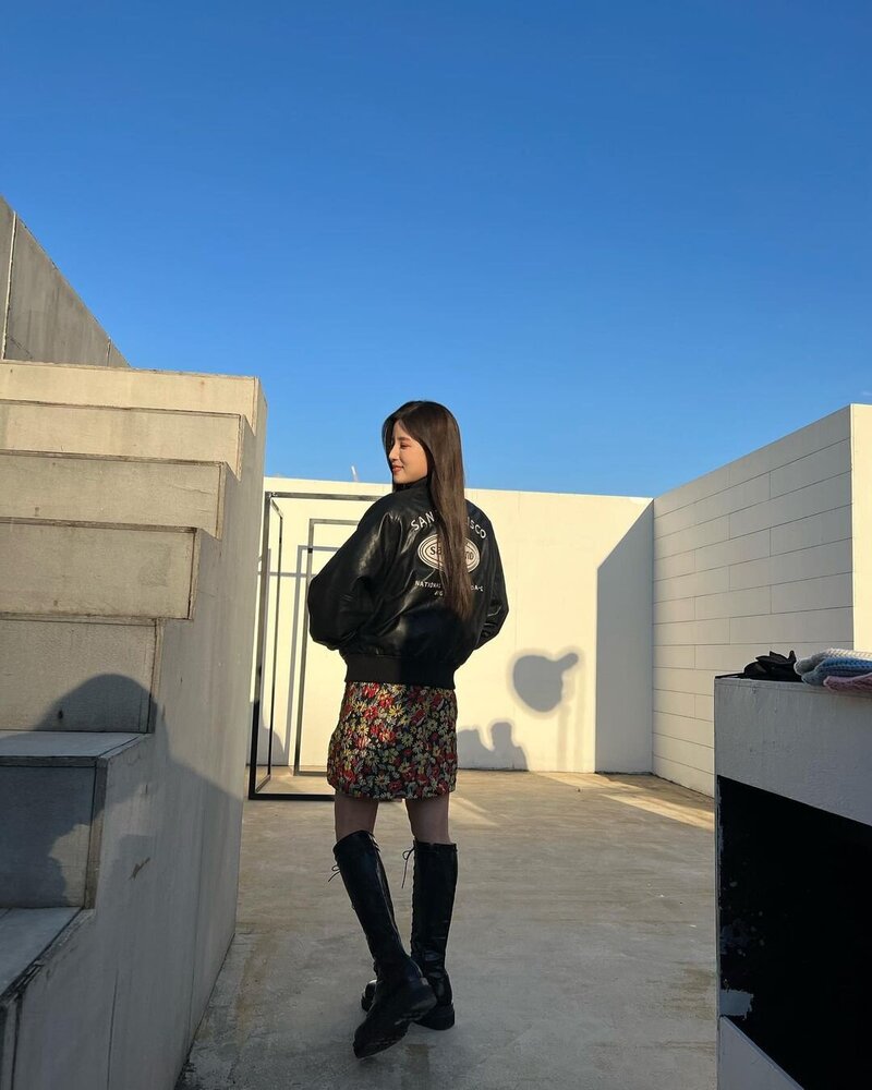 221025 APINK Chorong Instagram Update documents 4