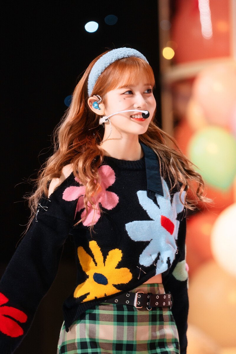 230219 STAYC Sieun - 'Teddy Bear' at Inkigayo documents 5