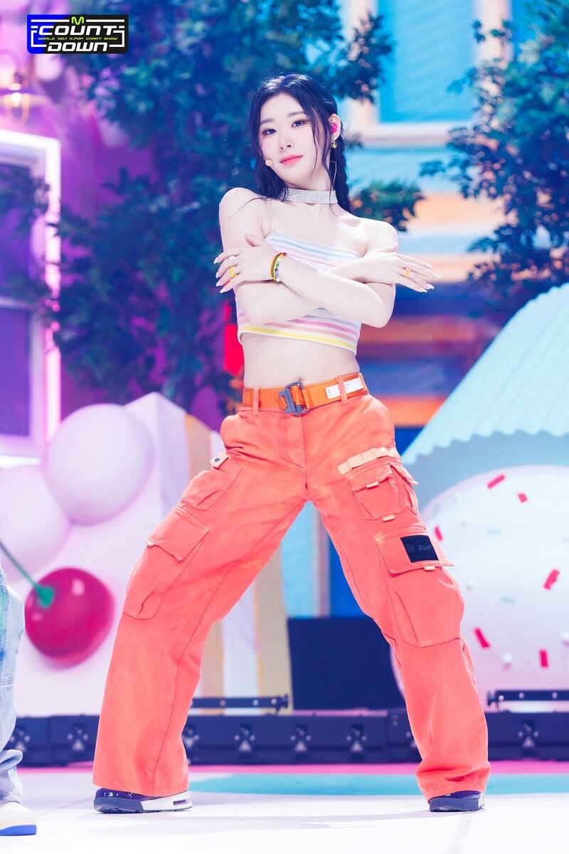 230803 - ITZY 'CAKE' at M COUNTDOWN documents 26
