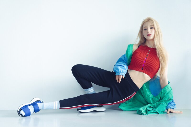 Apink Chorong for Pilates S Magazine June 2022 Issue documents 10
