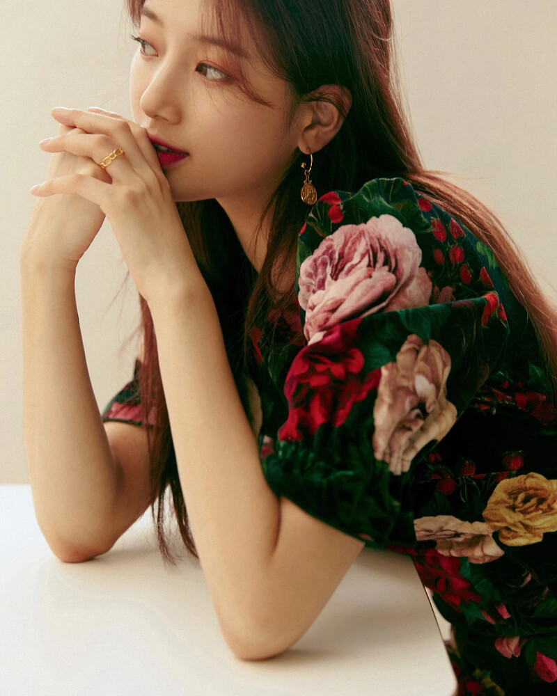 Bae Suzy 'Vagabond' Netflix Promotion Photos documents 3