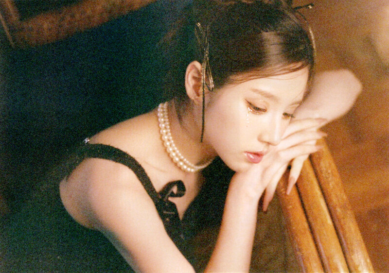 HEEJIN -  1st Mini Album "K" [SCANS] documents 1