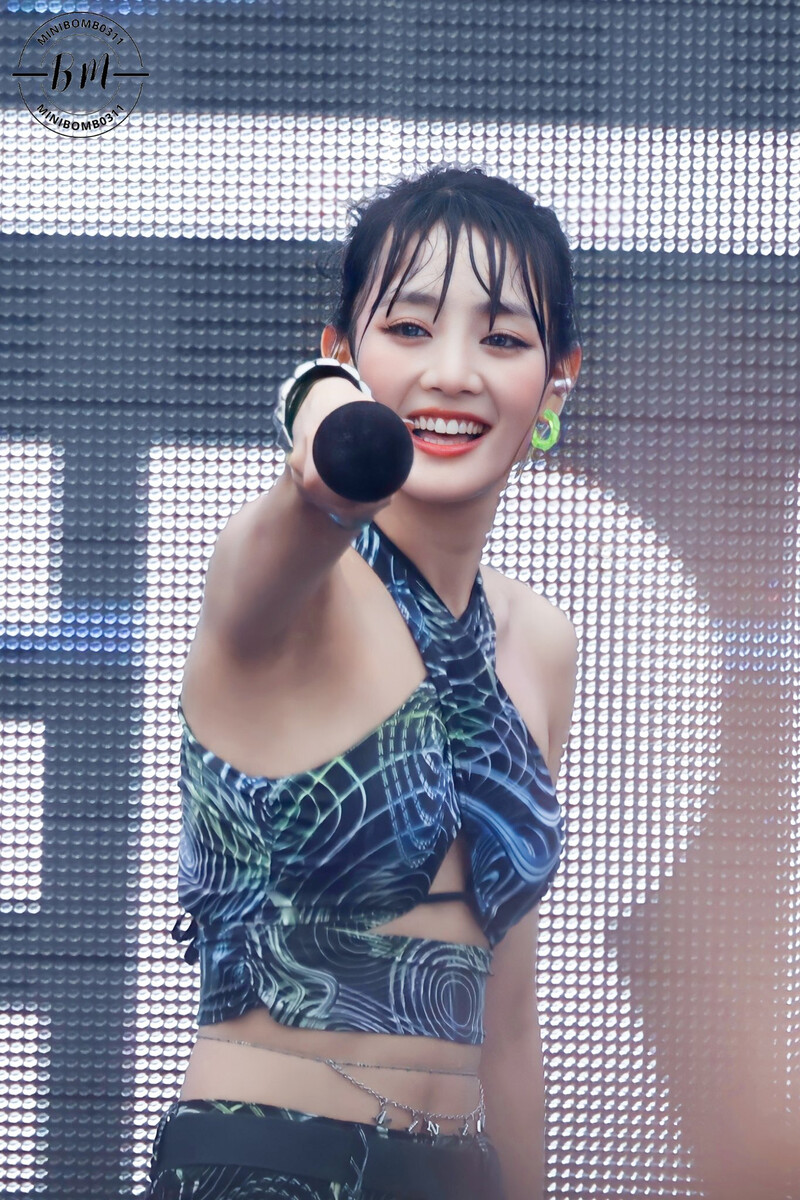 220626 (G)I-DLE Minnie at Waterbomb Festival documents 14