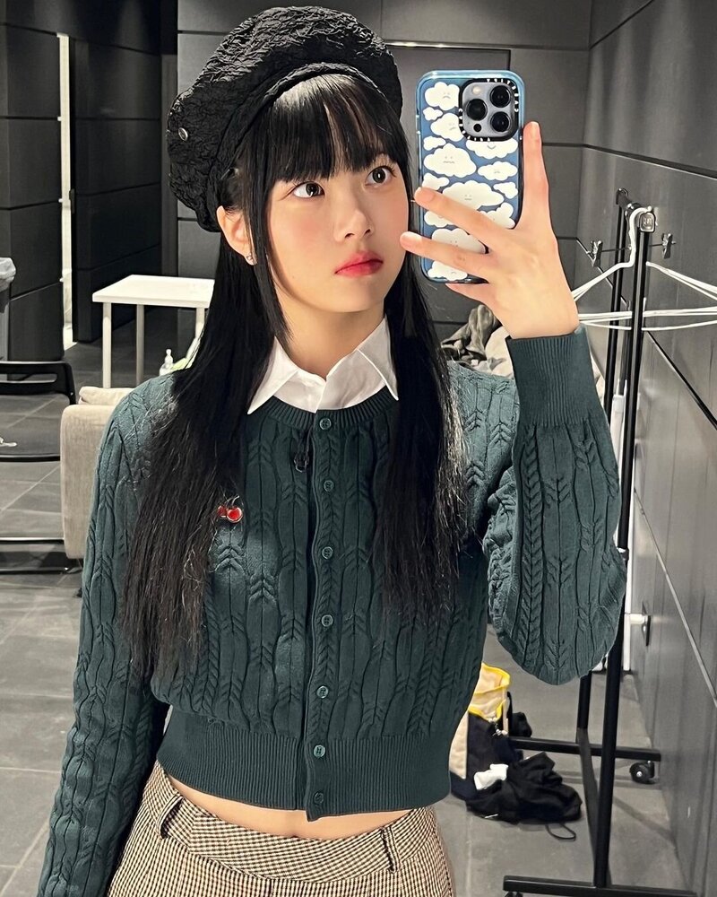 230308 LE SSERAFIM Eunchae Instagram Update documents 5