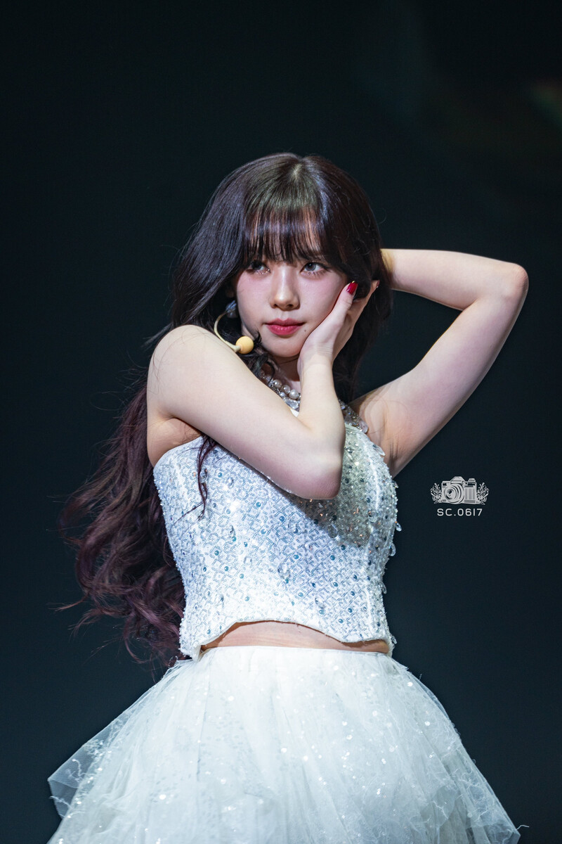 240922 aespa Karina - ‘SYNK : Parallel Line’ Tour in Macau Day 2 documents 1