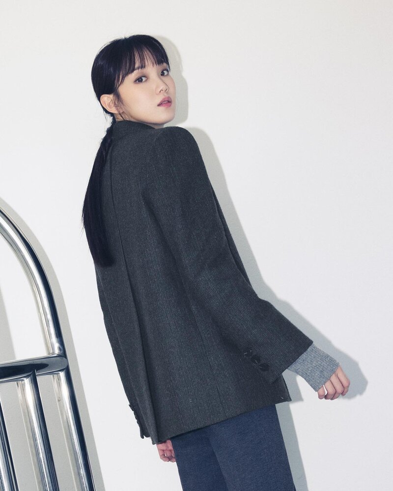 LEE SUNG KYUNG for The AtG 2022 Winter Collection - Winter Herringbone Boyfit Jacket documents 3