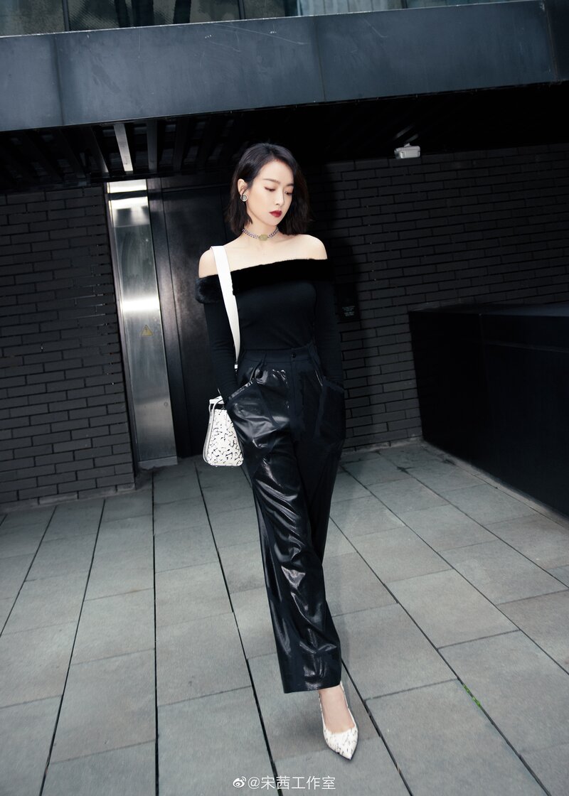 Victoria for Jimmy Choo Chasing Star Event documents 14