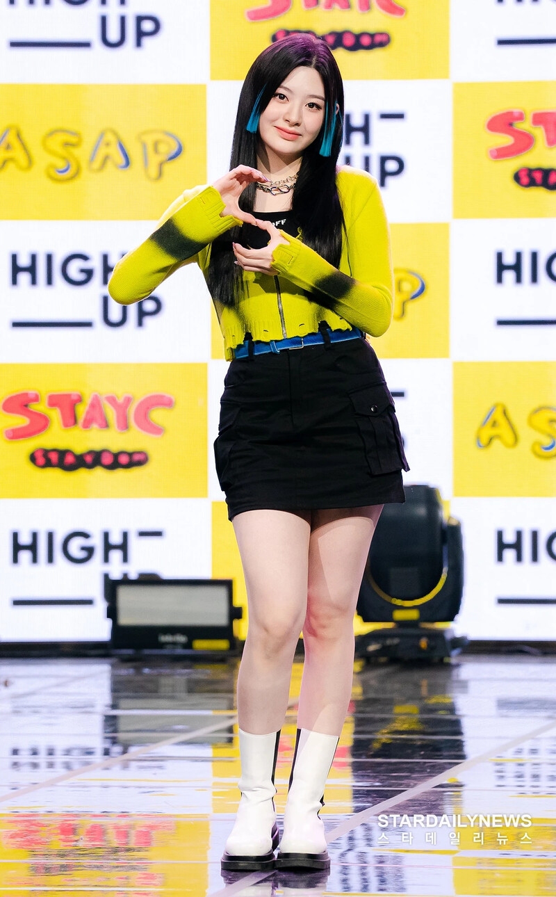 210408 STAYC Seeun ' Comeback Showcase documents 4