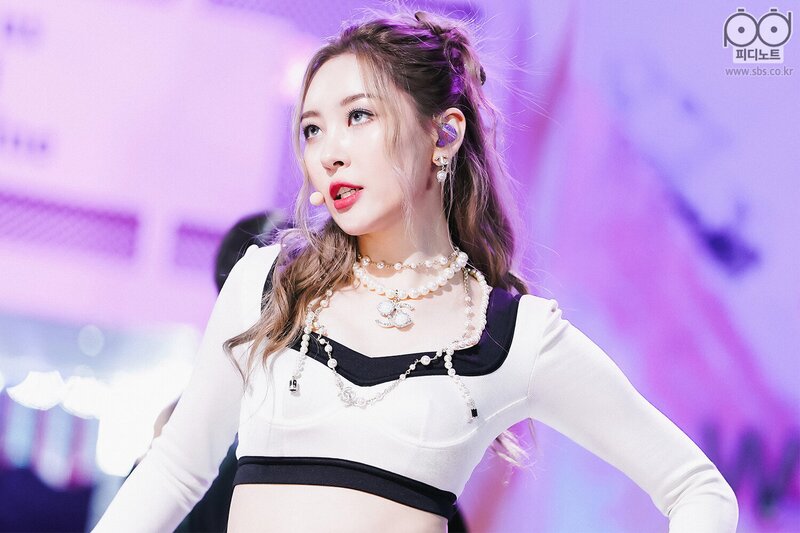 210808 Sunmi - 'You can't sit with us' + 'SUNNY' at Inkigayo documents 15
