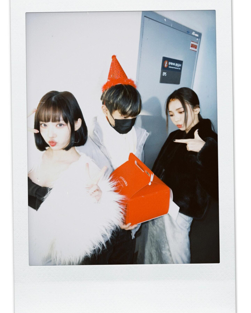 240101 - thisissimpleisbest Instagram Update with WINTER n KARINA documents 1