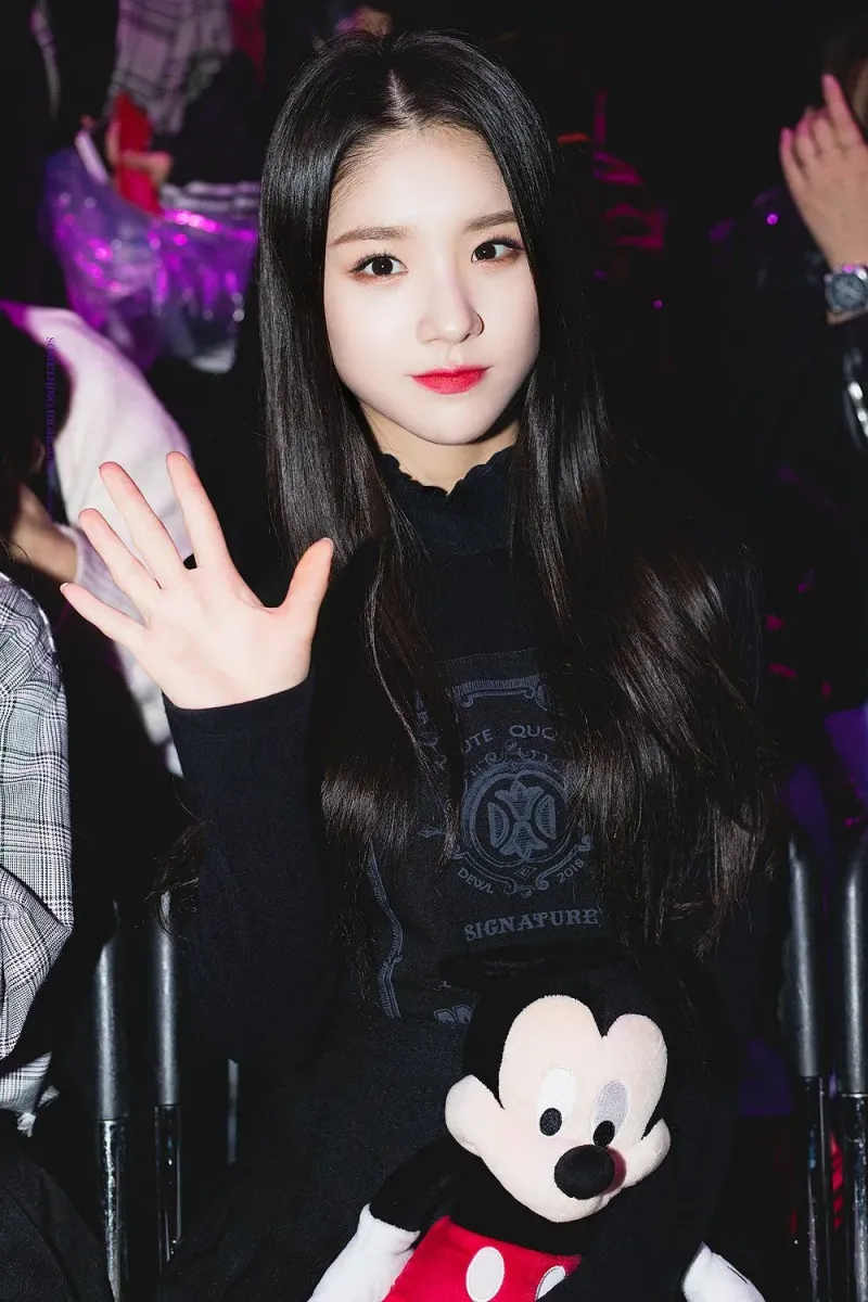 Heejin14.jpg