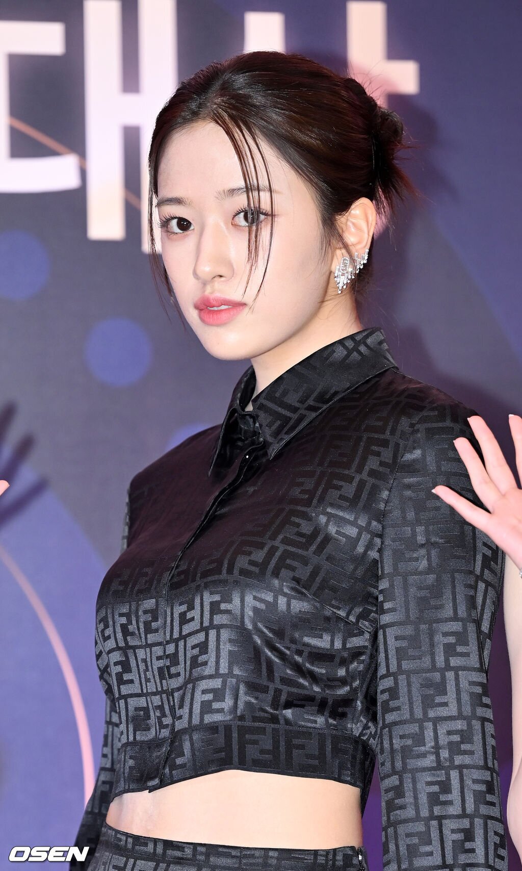 230119 IVE Yujin - 32nd Seoul Music Awards Red Carpet | kpopping