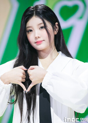 241021 ILLIT Wonhee at ‘I’LL LIKE YOU’ Media Press Conference