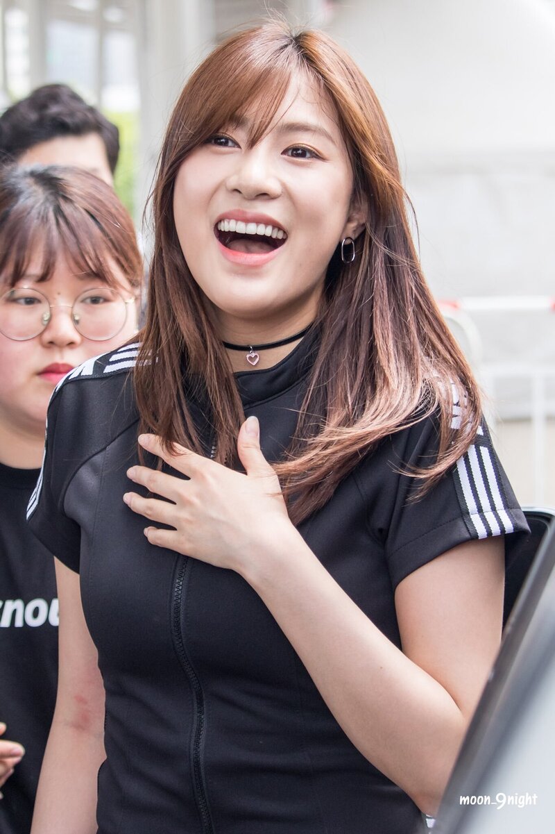 180527 Apink Hayoung documents 16