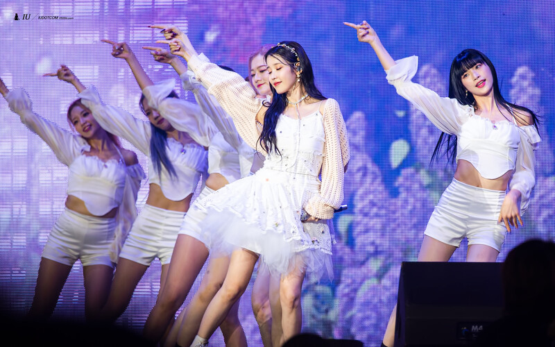 220917 IU - 'The Golden Hour' Concert documents 12