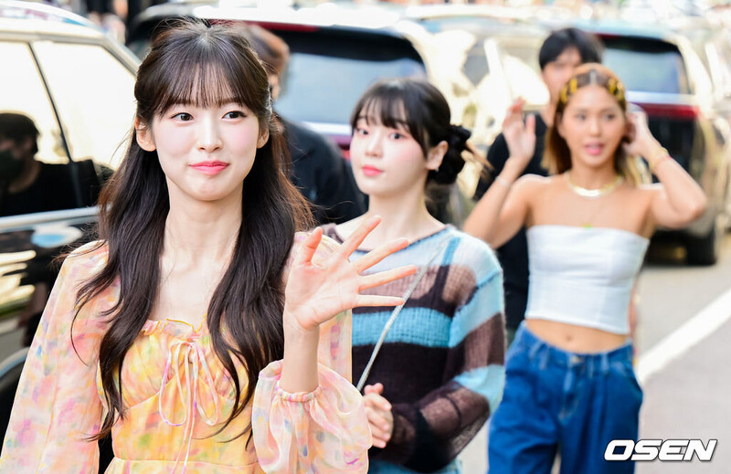 230804 Oh My Girl Arin at KBS Building for Music Bank Rehearsals documents 10