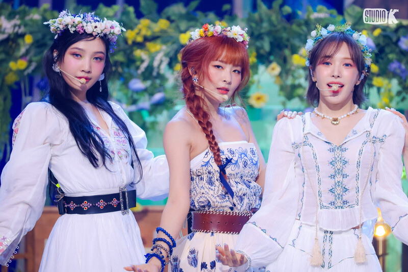 240628 Red Velvet - 'Cosmic' at Music Bank documents 7