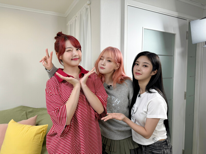 241011 - Kep1er Twitter Update with GFRIEND YERIN, CHAEHYUN n DAYEON documents 1