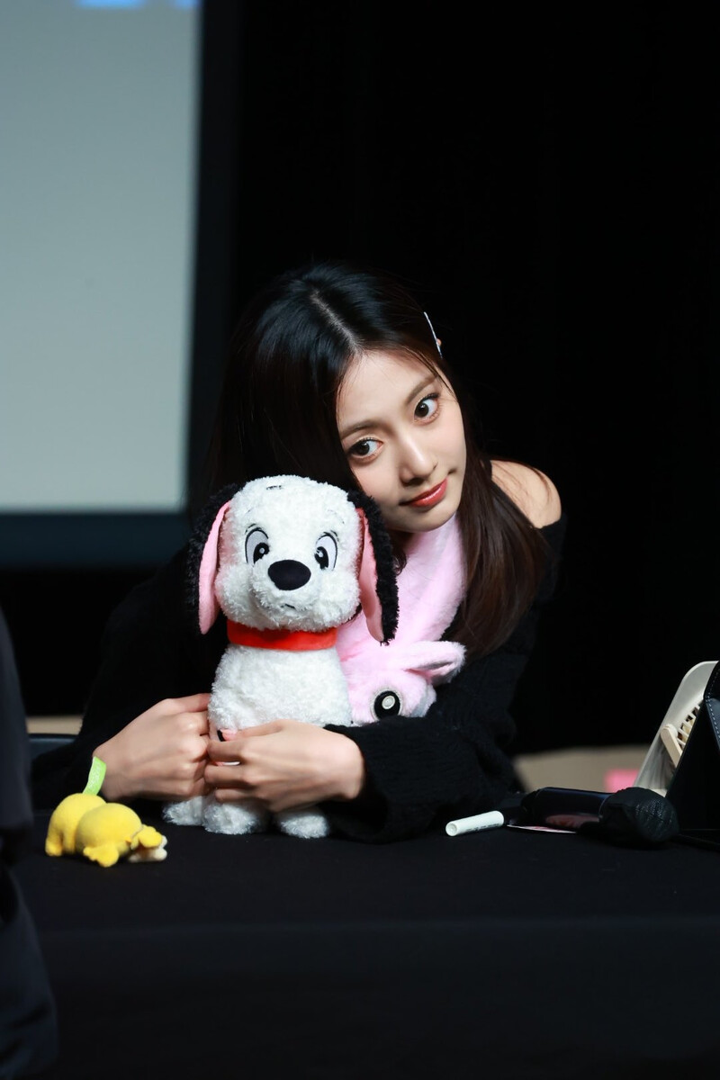 241216 TZUYU at MK Fansign documents 6