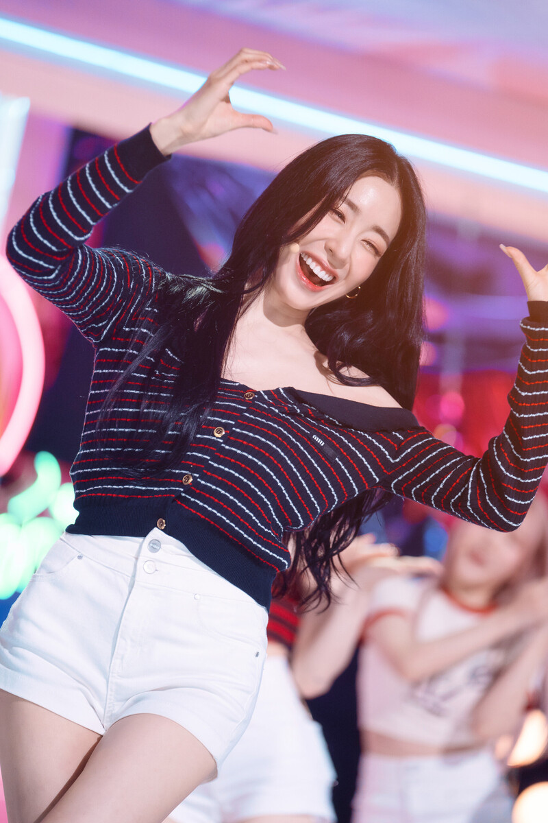 Girls' Generation Tiffany - 'FOREVER 1' at Inkigayo documents 28