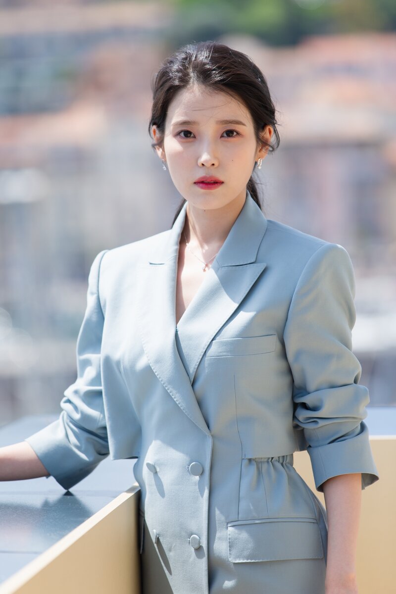 May 27, 2022 IU - 'THE BROKER' 75th CANNES Film Festival Interview Photos documents 2