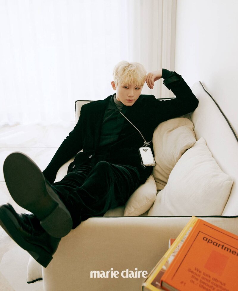 WOOZI for MARIE CLARIE Korea January Issue 2022 documents 1